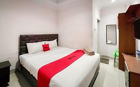 Reddoorz At Vania Residence Medan